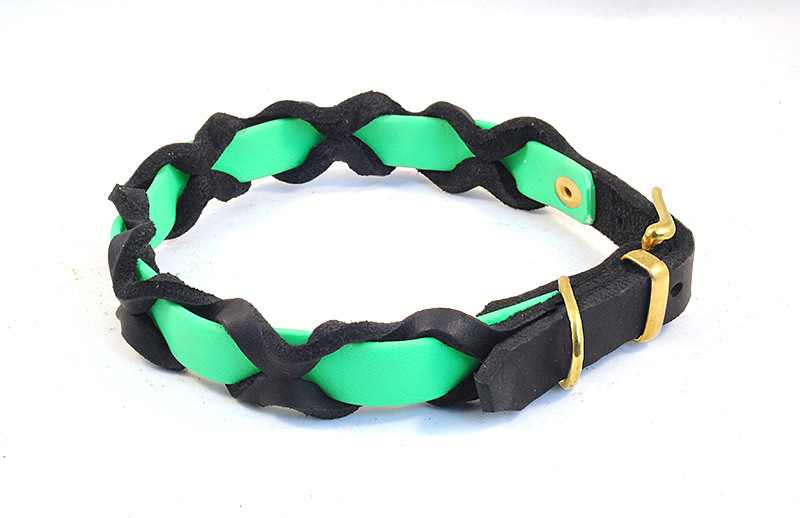 Bellepet Halsband "Braidy Farbrausch" Messing mit schwarzem Leder