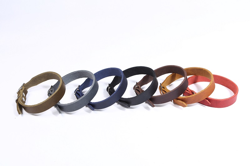 Bellepet Fettleder-Halsband "Pure Basic" - Messing