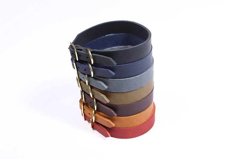 Bellepet Fettleder-Halsband "Pure Basic" - Messing